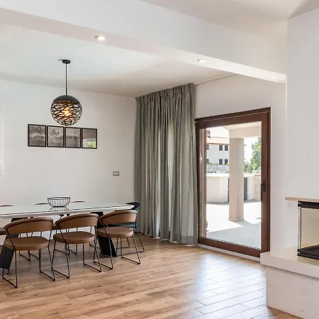 Vakantiehuis Beautifull With Private Pool