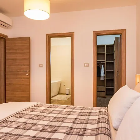 Beautifull With Private Pool Holiday home *